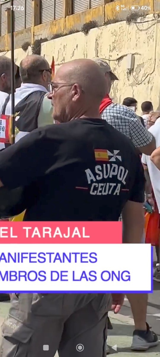 Kauen__'s tweet photo. @Yukorrroma La propia policía está entre los fascistas violentos https://t.co/ai9aybfJUL