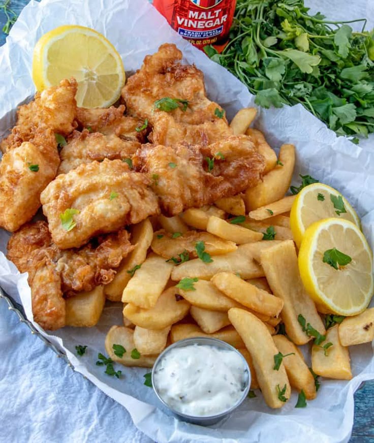 nomjetuk's tweet photo. Crispy battered fish, golden chips and plenty of salt and vinegar, follow NomJet for more proper UK food inspiration 🇬🇧 https://t.co/qeswMQWSWR