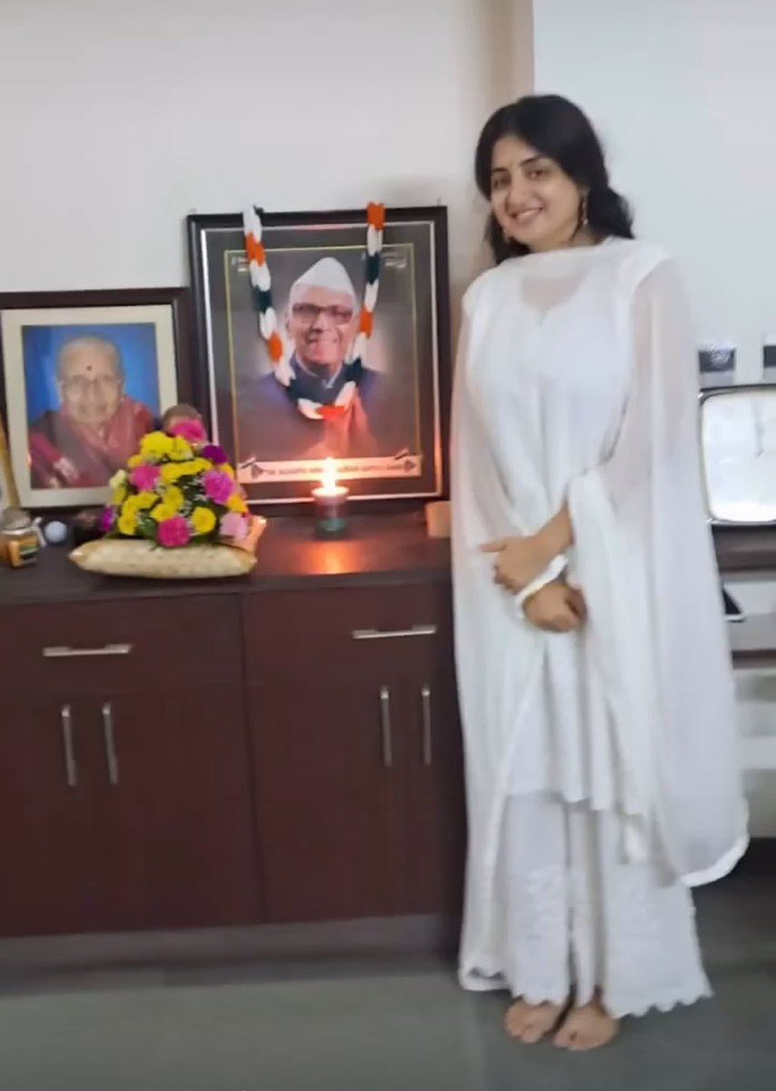 poonamkaurlal's tweet photo. sacrifices and dream of Telangana remains incomplete without Konda Laxman Bapu Ji. Telangana was born from his resignation, his fasts, and his lifelong agitation - from fighting the Nizam to fighting for self-respect. Johar Bapu Ji.

#kondalaxmanbapuji 🙏 https://t.co/Jg1vQAjwCj