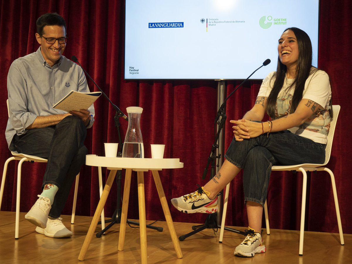 hayfestival_esp's tweet photo. La #lectura nos hace libres, sabios, críticos pero además nos eleva y nos lleva a otros mundos por todo esto y por muchas otras razones la #literatura es imprescindible en #HayFestival 

Compartimos algunos de los momentos vividos y leídos en la Casa de la Lectura de Segovia durante #HaySegovia26 

Gracias a todos los que han hecho posible estos enriquecedores eventos 🫶🏻