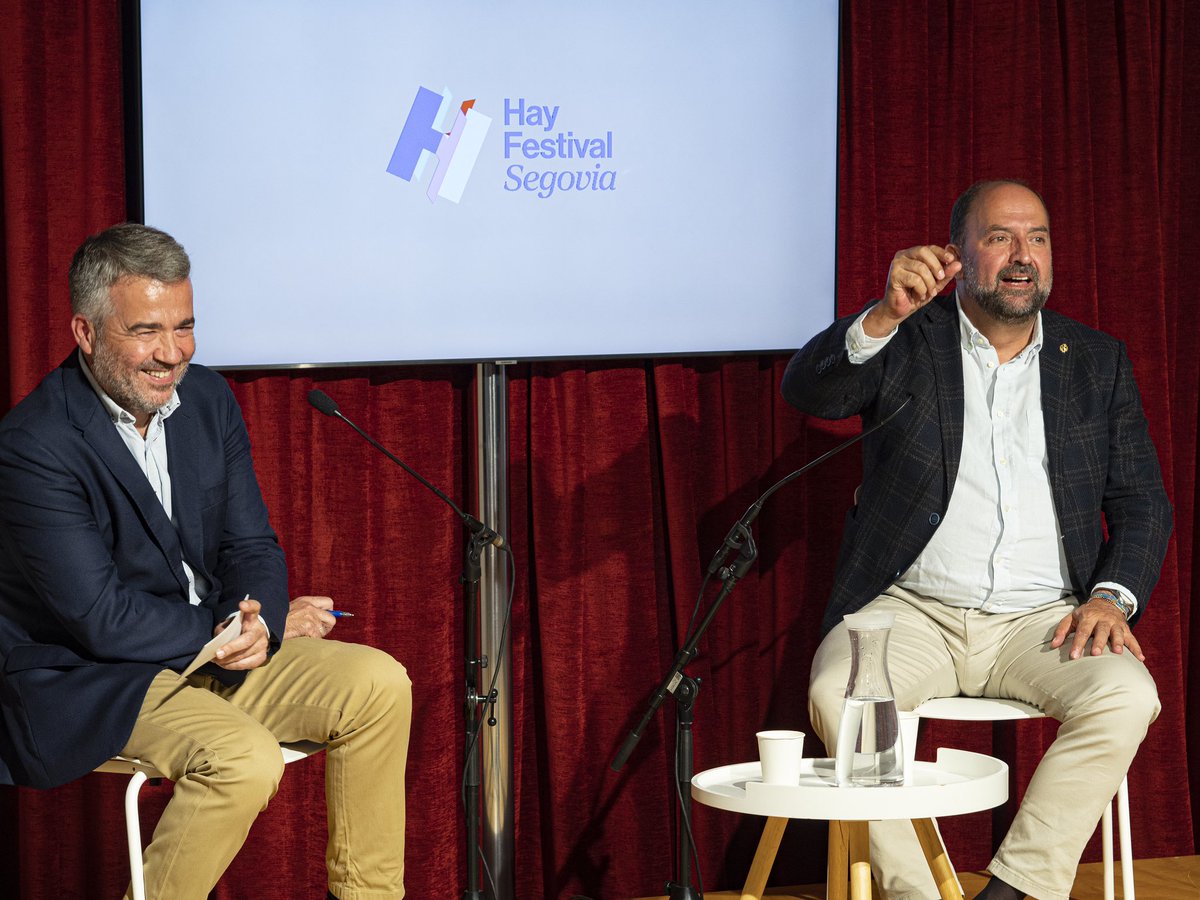 hayfestival_esp's tweet photo. La #lectura nos hace libres, sabios, críticos pero además nos eleva y nos lleva a otros mundos por todo esto y por muchas otras razones la #literatura es imprescindible en #HayFestival 

Compartimos algunos de los momentos vividos y leídos en la Casa de la Lectura de Segovia durante #HaySegovia26 

Gracias a todos los que han hecho posible estos enriquecedores eventos 🫶🏻