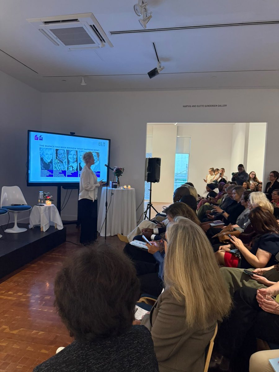 cigdemerdogantr's tweet photo. 📍 New York, ABD 

“Kadın Siyasi Liderler” ve “Reykjavík Kadın Forumu” programları kapsamında Amerika Birleşik Devletleri’ndeyiz.

Kadın liderlerin dünyadaki değişim gücünü, fırsat eşitliği mücadelesini ve geleceğin liderlik anlayışını ele almak üzere Reykjavík Global Forum kapsamında verimli bir söyleşi gerçekleştirdik.

Reykjavík Küresel Forumu Başkanı Hanna Birna Kristjánsdóttir başkanlığındaki programda, İzlanda eski Başbakanı Katrín Jakobsdóttir, ABD Küresel Kadın Sorunlarından Sorumlu eski Büyükelçisi Geeta Rao Gupta ve Me Too Hareketi’nin Kurucusu Tarana Burke ile kadınların siyasette, toplumsal hayatta ve karar alma mekanizmalarındaki rolü üzerine değerlendirmelerde bulunduk.

Kadınların güçlü temsili ve fırsat eşitliğinin güçlendirilmesi, daha adil ve kapsayıcı bir geleceğin inşası açısından büyük önem taşıyor.