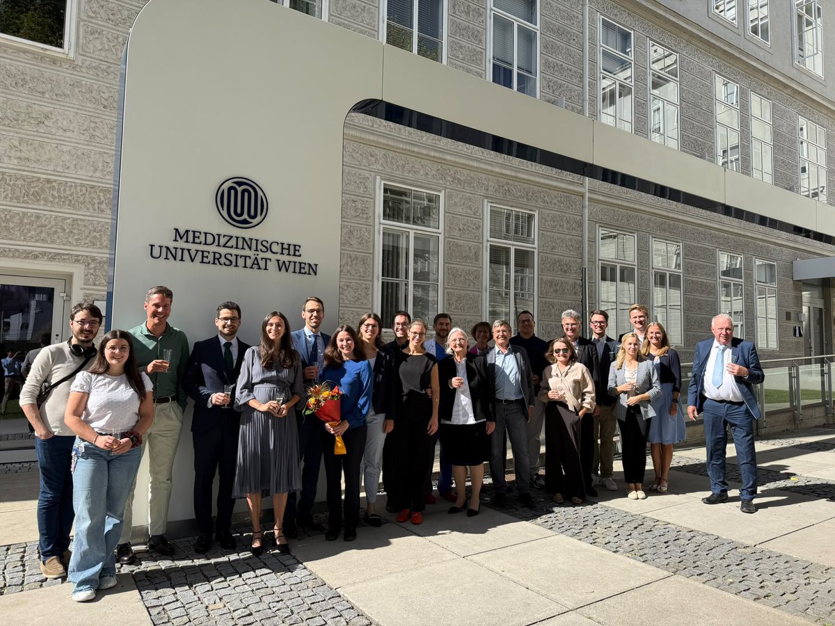 MattiasMandorf1's tweet photo. What a day!
Our very own Georg Semmler &amp; Benedikt Simbrunner have been awarded their authorisation to teach (venia docendi)!
👉 Monitoring by vibration controlled transient elastography
👉 Gut-liver axis &amp; inflammation
👏 #LiverTwitter https://t.co/lDQRbdyYru