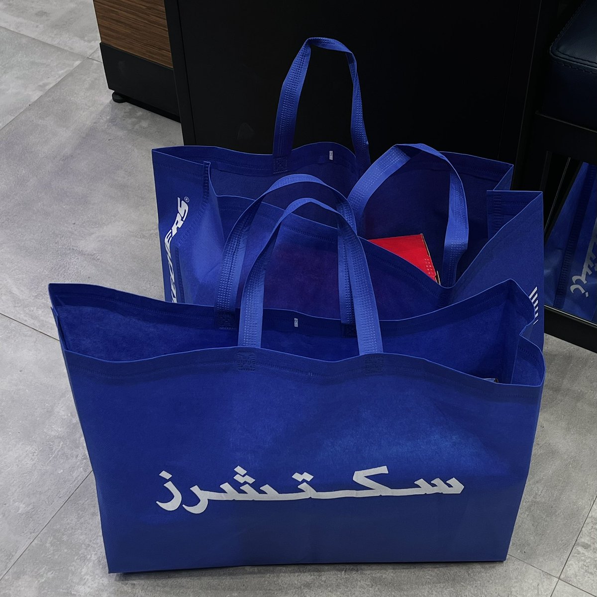 iiix_137's tweet photo. دبش آخر ترم جامعي 🛍️🎓🎉🩵! https://t.co/soW6ZR3NcM