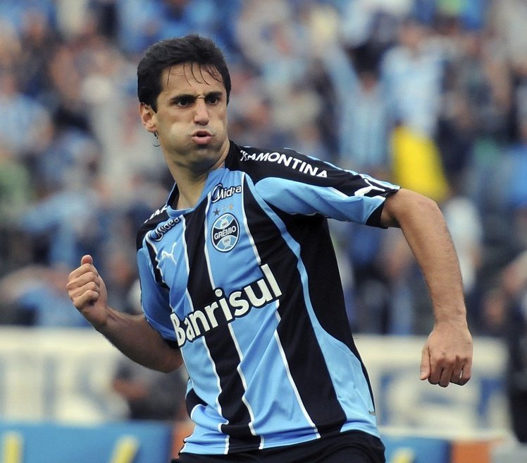 OficialSala12's tweet photo. Jonas pelo Grêmio em 2010:

👕 65 jogos
⚽️ 42 gols
🅰️ 12 assistências
🥇 Bola de Prata
🥇 Artilheiro do Brasileirão

- Artilheiro do Brasil no ano empatado com Neymar. https://t.co/2QKk8Tgzfg