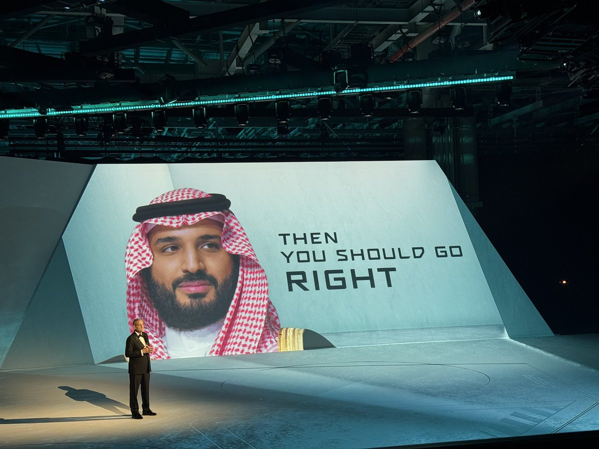 falsaif's tweet photo. متواجدين في فعالية إطلاق سيارتين من شركة #سير 

الحدث الي بيغير نظرتنا عن السيارات في السعودية 

كلمة سمو سيدي لرئيس شركة سير 

اصنعوا شيئا مختلفا ، إذا كانت شركات السيارات تمشي يمينا امشوا يساراً 
وإذا كانوا يمشون يساراً فمشوا يميناً https://t.co/S2HzaPJkbb
