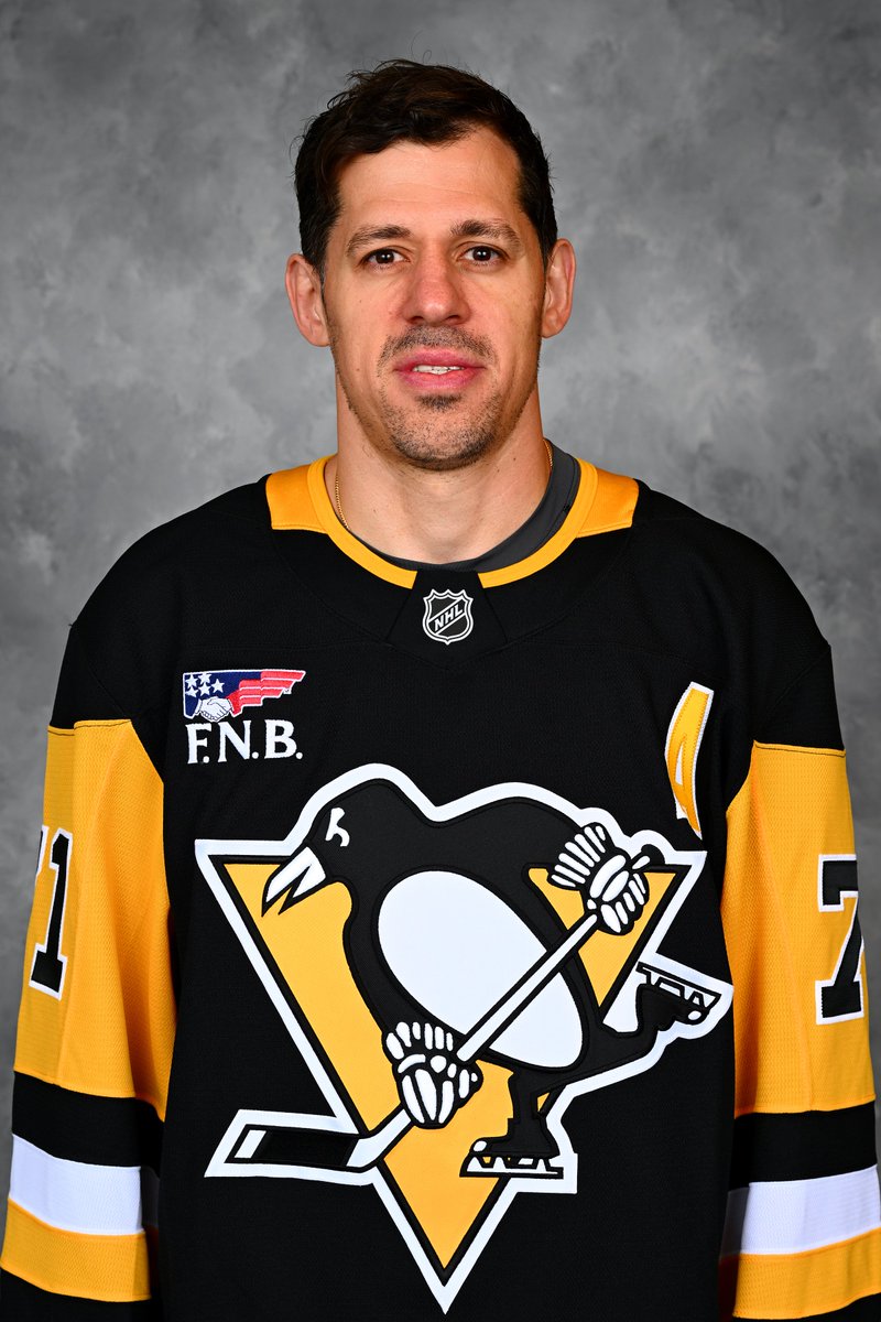 penguins's tweet photo. Not everyone can be in LA or NYC... some of us have to hold it down in Pittsburgh, PA. https://t.co/egCftaQne3