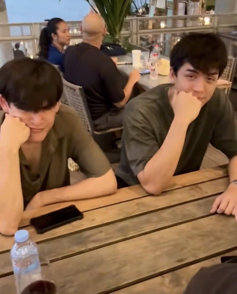 bbriea__'s tweet photo. even with the same pose lol 😌💗 #JossGawin https://t.co/uL8OsR1A3G