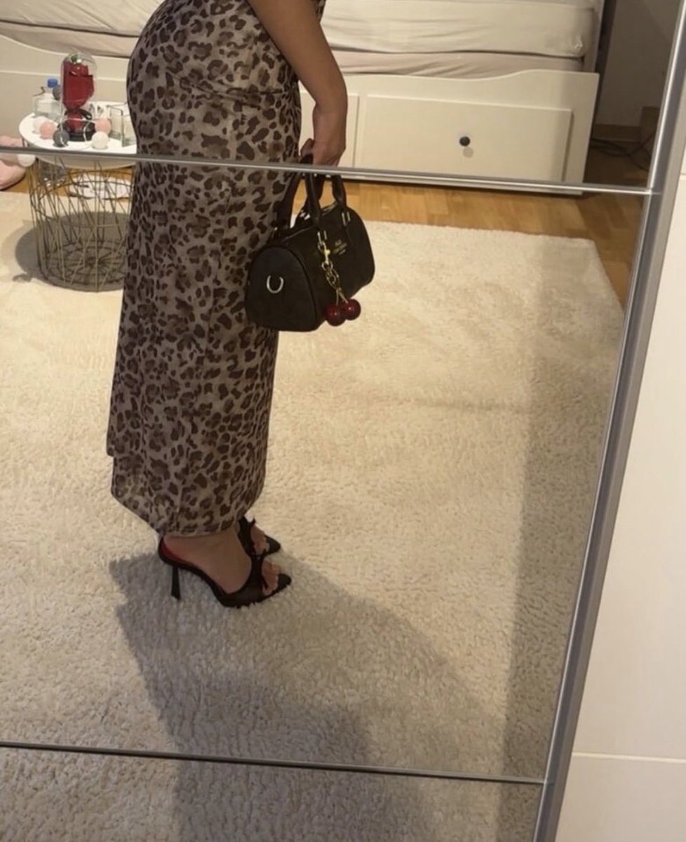 mia_herrin_'s tweet photo. Na los drück ab!!! Es macht dich notgeil
#zahlsklave #geldsklave #sklave #socken #zahlschwein #zahlfotze #geldschwein #abdrücken #femdom #findom #göttin https://t.co/syAc0WG8ip