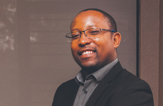 Manikipi's tweet photo. Progress Hlahla, a Zimbabwean who is SANRAL's Gauteng regional manager, the Office that appointed Lawrence, the Zim guy who threatened SA women. 

Are you still surprised about how Lawrence, a Zimbabwean, faked his papers to get SANRAL job? https://t.co/4i9QnnzfwU