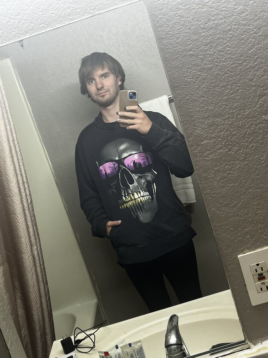 bigbluedevil18's tweet photo. Im the type of person that likes both sexs☺️ Like yes i will eat your pussy out and i will also deep throat a good dick. Am i the only one https://t.co/Qc8TrQmGq9