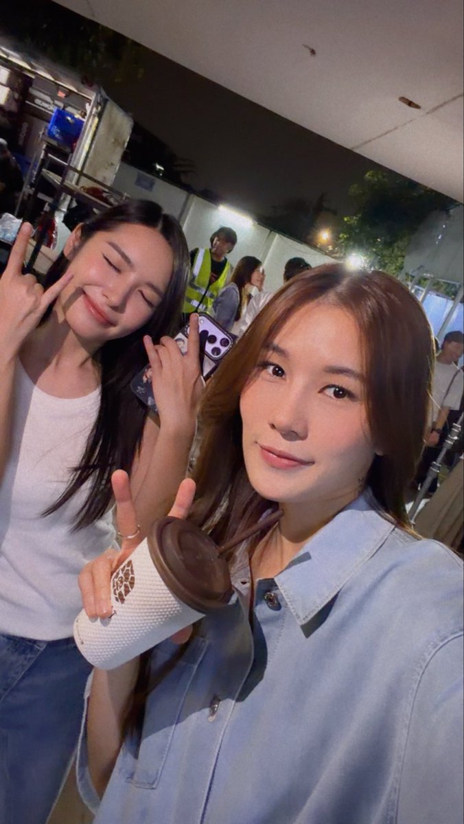 AndaAnunta's tweet photo. ปิดกล้องแน้วค้าบบบบ 🐱

KHOM KHLANG EP3
#ข่มขลังตอนที่3
#ข่มขลัง
#ข่มขลังปิดกล้อง https://t.co/n4x6ouvRan