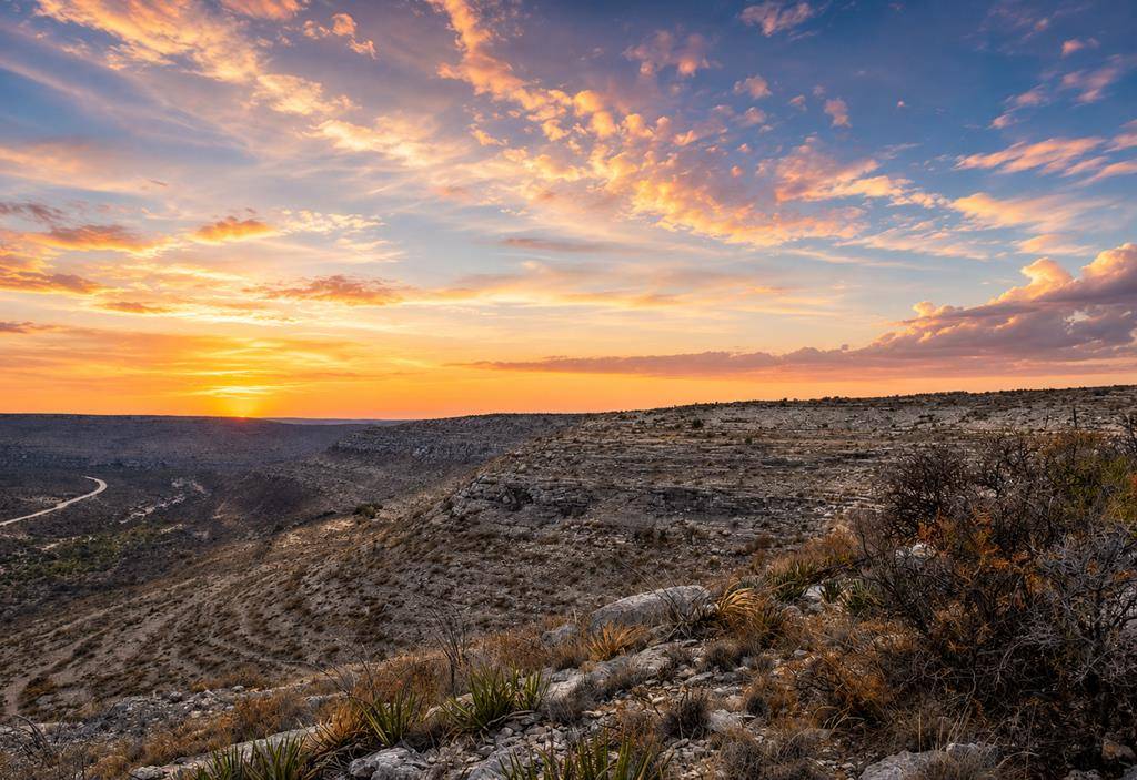 bowcore79's tweet photo. 90 acres of rugged West Texas land in Comstock for $180,000—expansive views, privacy, and dark skies near Langtry.
https://t.co/MDkX71jGS1 https://t.co/oL1JxSvh9h