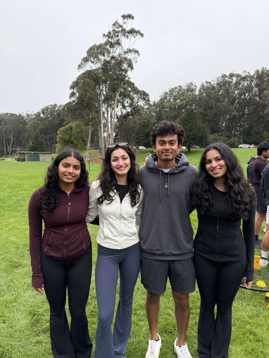 ayushe_n's tweet photo. another event in the books :)
hosted golden gate games yday — elementary school field day vibes with 50 friends in sf https://t.co/NKDu3oktpo