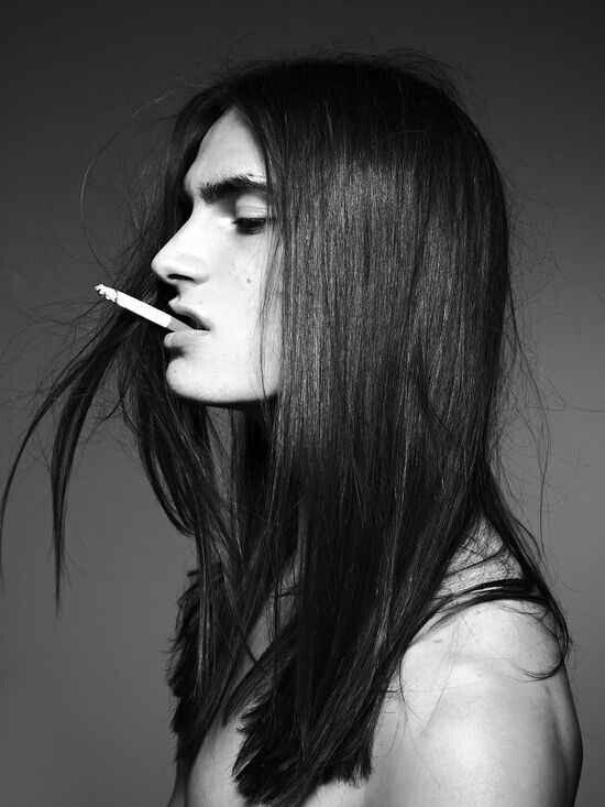D3arestNebula's tweet photo. Images that remind me of Severus:
(Severus has the longest hair as a teenager and nobody can convince me otherwise) https://t.co/CfsXnQWtwn