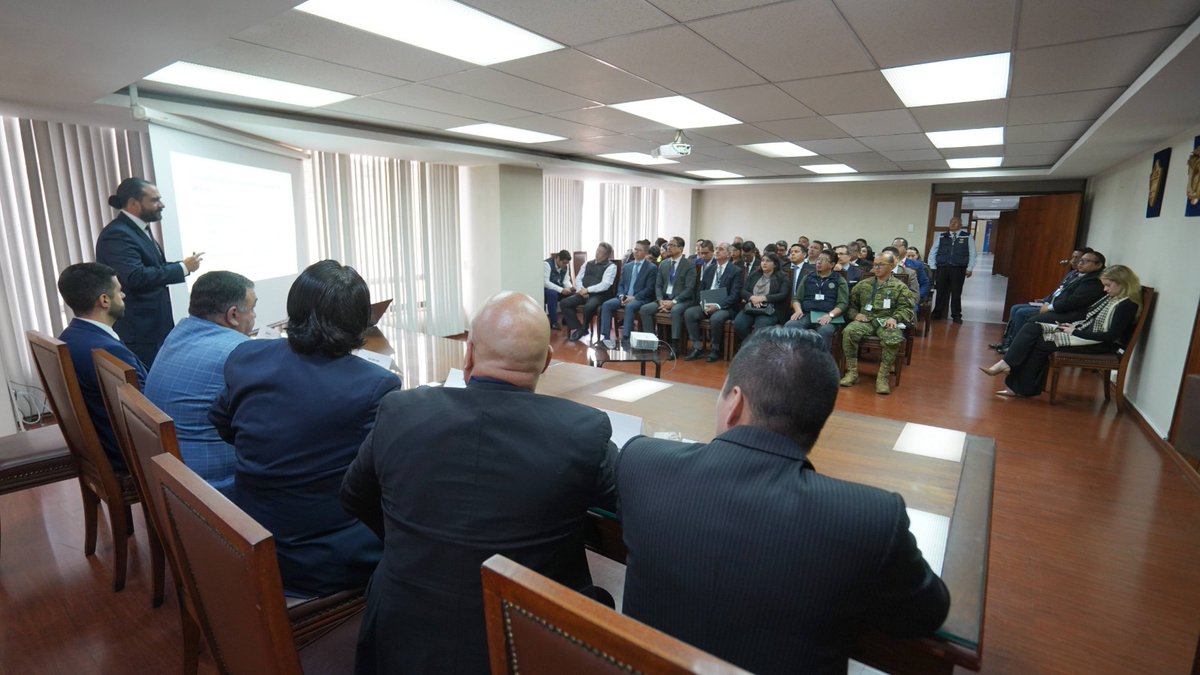 DGAC_Ecuador's tweet photo. Ecuador fortalece la seguridad de su aviación con una nueva auditoría internacional. ✈️🇪🇨

La DGAC recibe a la delegación de @icao para la Auditoría de Seguridad de la Aviación, que se desarrollará en los aeropuertos de Quito,Guayaquil y  la DGAC hasta el 1 de octubre. https://t.co/iZcgGk00Ev