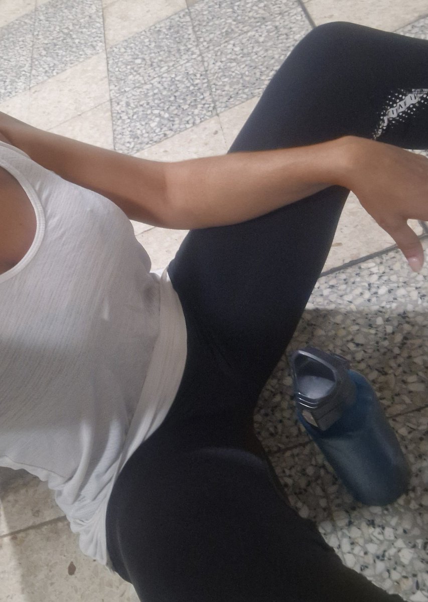 QueenFeet83's tweet photo. ZUMBA https://t.co/SBbZtUbzJy