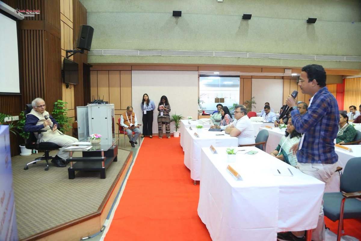 insa_academy's tweet photo. The second lecture of the day at LEADS 7.0 was delivered by Prof. Shekhar Mande, President, INSA on “Leading Large Scientific Organisations with Compassion and Empathy.” @shekhar_mande @IndiaDST @NCGG_GoI https://t.co/onxybFaeiq