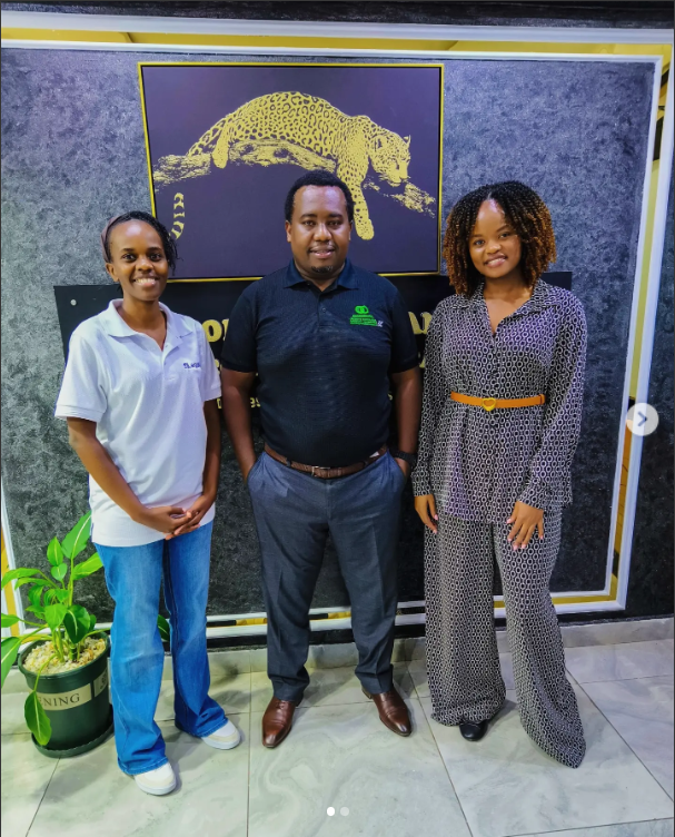 LegalOpsHQ's tweet photo. From our meeting with George Okenyo Omwansa on the future of law firm operations from technology and efficiency to smarter practice management 🙏

Great legal work deserves great operations⚖️

#LegalOps #LegalTech #FutureOfLaw https://t.co/GjheUrbe0N