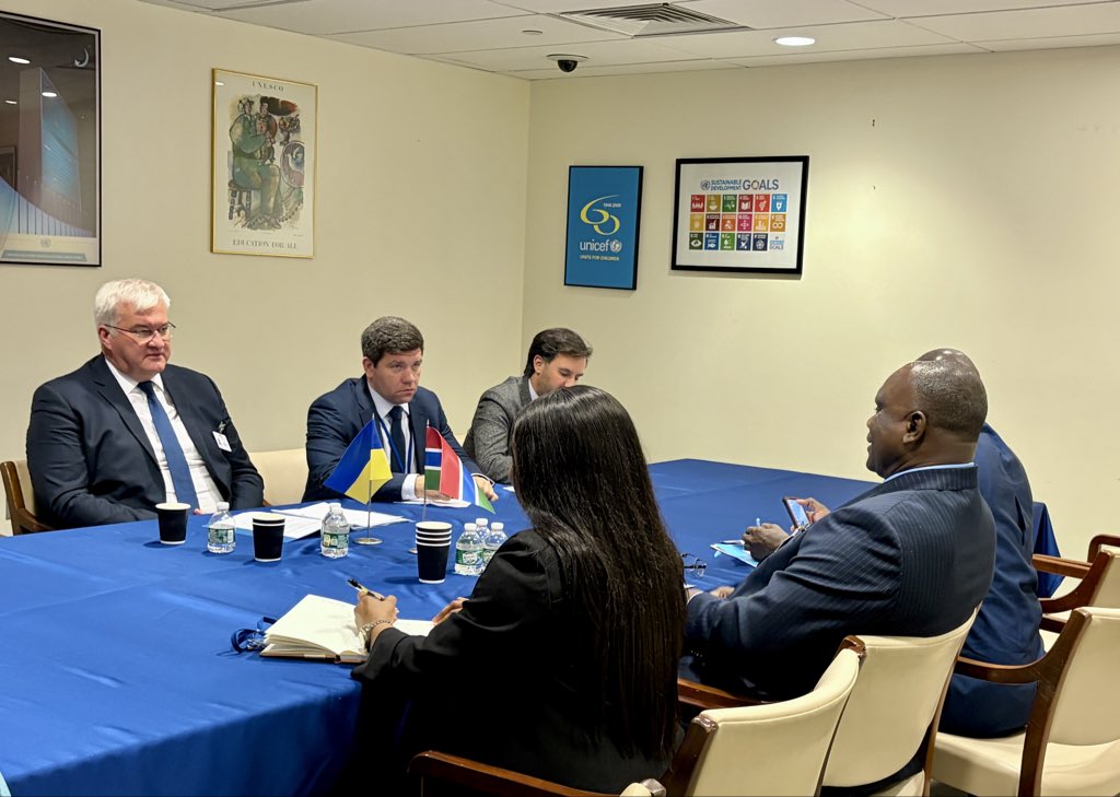 andrii_sybiha's tweet photo. 🇺🇦🇬🇲 

At the UN Headquarters in New York, I appreciated the opportunity to meet with my Gambian colleague Sering Modou NJIE.

I thanked The Gambia for its voice and support for Ukraine’s territorial integrity and sovereignty.

I informed my colleague about the situation in Ukraine and peace efforts, with a particular emphasis on the problem of blocked maritime routes in the Black Sea because of Russian attacks and possible devastating effects on food security around the world.

We agreed that freedom of navigation and uninterrupted agricultural exports to global markets are of vital importance.

We also discussed ways to strengthen our bilateral cooperation, particularly in the areas of food security, education, science, and technology.

I also reiterated our gratitude for The Gambia’s move, upon our request, to appoint its ambassador to Turkiye, not to Russia, as resident ambassador to Ukraine. We take it as a sign of respect.

We value our bilateral relations with The Gambia and look forward to advancing them with mutual benefit for our nations. 

I invited my colleague to visit Ukraine and thanked him for his invitation for me to visit The Gambia.