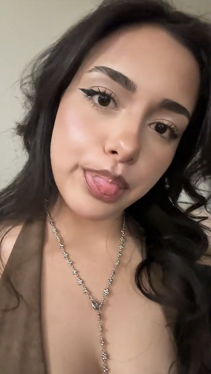 Spicymormon36's tweet photo. Check out this IRL a follower submitted... What would you do to her?? #cuck #submission #expose

Dm me your submissions https://t.co/1GnhaOiezQ
