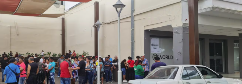 MrLinkEc's tweet photo. Me decían loco o amarillista cuando advertía este caso, igual Worldcoin escaneó el iris a más de 60K de personas en Ecuador a cambio de $20. Hoy, la nueva regulación exige EIPD, análisis de riesgos, necesidad y alternativas no biométricas. Entonces: ¿qué pasó con esos datos? ¿Fueron realmente necesarios? ¿Qué se conserva? 

Si Worldcoin ofrecía dinero a cambio de verificar el World ID mediante el escaneo del iris, ¿existía una alternativa equivalente para demostrar la identidad sin entregar biometría?