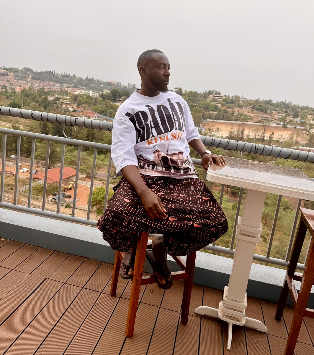 passwordtv__'s tweet photo. Ìbàdàn, kí ni ṣo?

Thank you, @hellocirvee for making this trip possible 🙏

👕: @bizliftnig 
👖: Afrowerk by BallyQueen

🎵: #ComeCorrect - @temkeyz1 

#CirveesTakeKigali #PasswordInRwanda #PasswordTV https://t.co/uIghr0glxJ