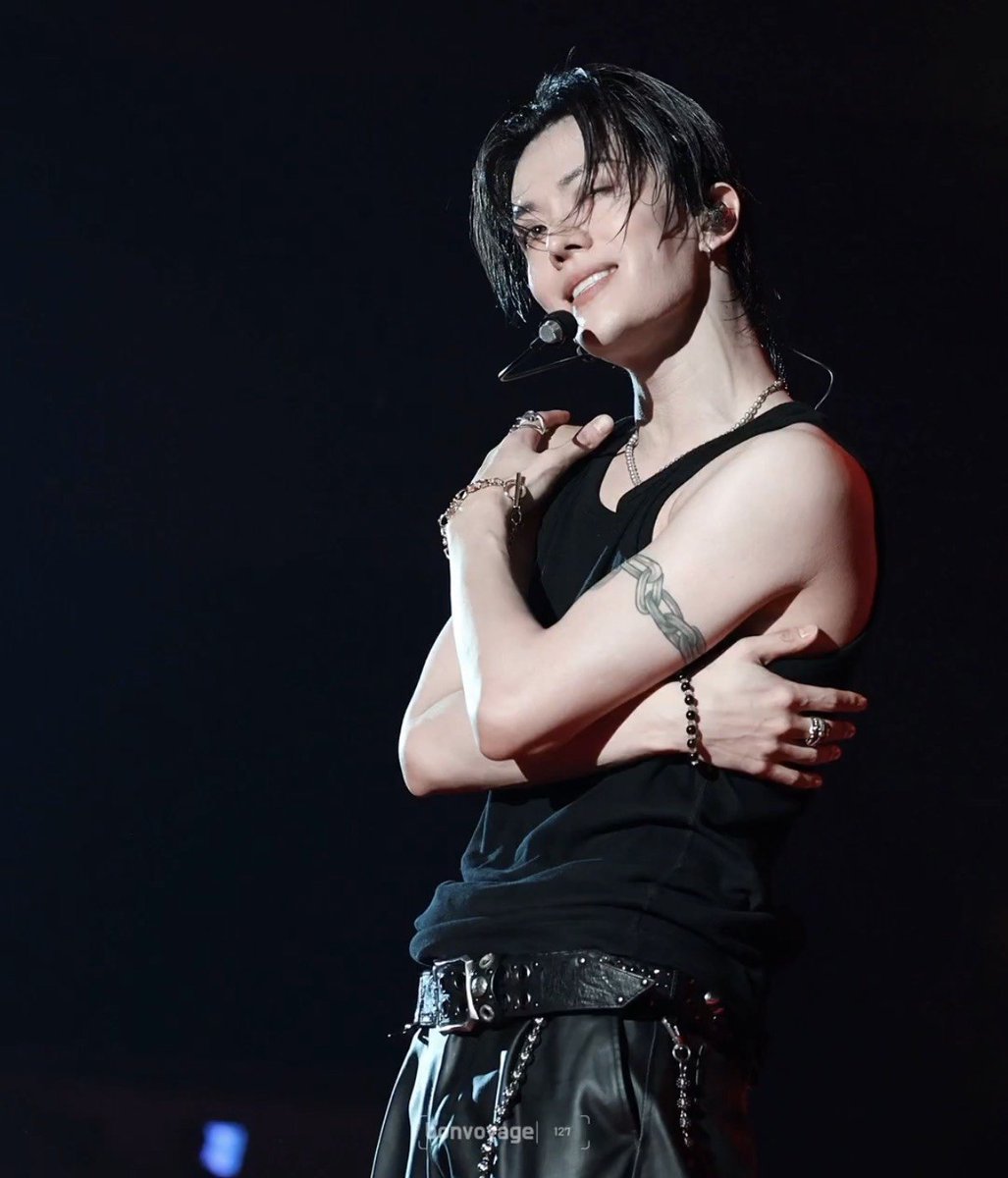 johnnyyutasuh's tweet photo. OSAKA SIREN YUP!!!!!!! https://t.co/k3YNGuK2jc