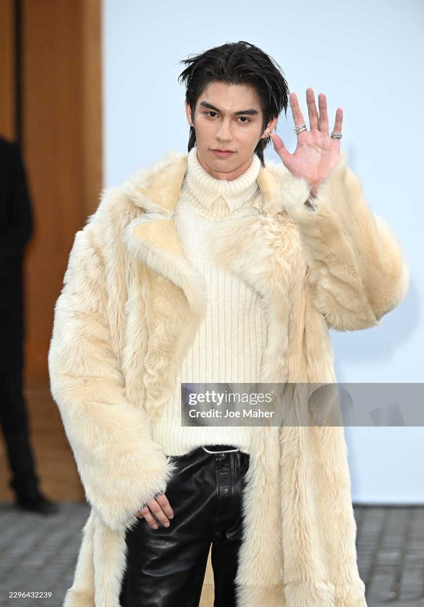 BVC_Streaming's tweet photo. [ Gettyimages : Burberry arrivals - London Fashion Week ] 

Burberry arrivals - London Fashion Week

Bright attends the Burberry show at Chelsea College of Art, London, during London Fashion Week. Picture date: Monday September 21, 2026. 

🔗 https://t.co/WpxbjAyL1Y
🔗 https://t.co/IkGK2y5yuC

(1)
BRIGHT BURBERRY SUMMER 27
#BurberryxBRIGHT
#BurberrySS27xBRIGHT
#Burberry @Burberry
#bbrightvc @bbrightvc
