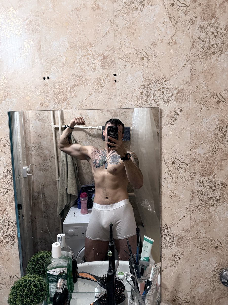aladdingorilla's tweet photo. Я знаю 😈 🍌 

https://t.co/xPtHvkLER8

#sport #fitness #body #bodybuilding #man #bulge #guy #straight #boy https://t.co/cj5iaWyHQc