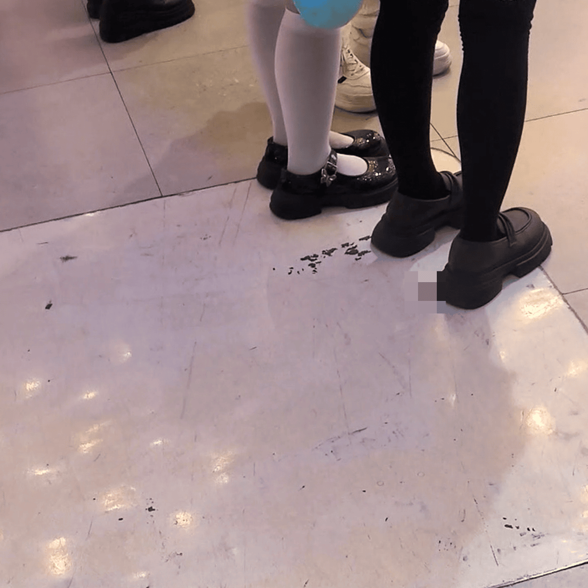 CandidCrushVids's tweet photo. #602 Anime convention girl black ankle boots candid crush + Cosplay girl leather shoes candid crush
#candid #trample #trampling #crush https://t.co/DAn51075NN