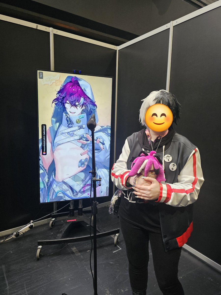 Sisume93's tweet photo. I met so many oshis this weekend at VeXpo!!!

It was so much fun, I cannot even begin to explain it. 2 minutes felt so short and I could have yapped for so much longer!

Until next time!!

#VeXpo2026 https://t.co/iqZqimwBzF
