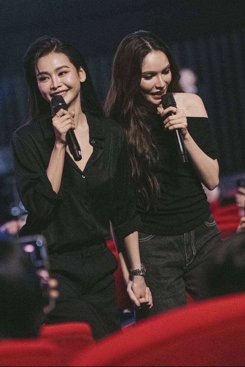 FatinaSmily's tweet photo. Some may think the time left is short, but I believe this is only the beginning of a very long journey filled with success. Englot is not just a couple ship; it's a meaningful part of GL history, and I believe its impact will continue to grow.

Every time this duo comes together, there's always a word or a little message between the lines for those who truly believe in them, reminding us that the best is yet to come. 🤍🐰🐶

#englot #อิงล็อต
#ชาล็อตออสติน #CharlotteAustin
#อิงฟ้ามหาชน #EngfaWaraha