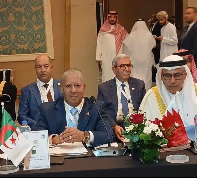 Ahaddadcg's tweet photo. النائب الجزائري جلول حروشي راه في القاهرة لحضور اجتماع الاتحاد البرلماني العربي. واقترح باش يضافو مكافحة المخدرات والمؤثرات العقلية لمشروع البند الطارئ للمجموعة العربية. https://t.co/Dlxy8hMyGC