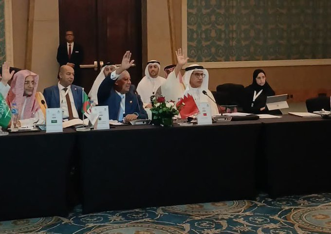 Ahaddadcg's tweet photo. النائب الجزائري جلول حروشي راه في القاهرة لحضور اجتماع الاتحاد البرلماني العربي. واقترح باش يضافو مكافحة المخدرات والمؤثرات العقلية لمشروع البند الطارئ للمجموعة العربية. https://t.co/Dlxy8hMyGC