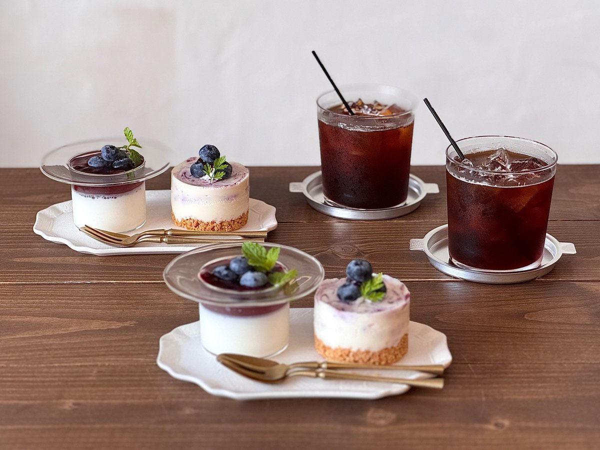 audreycampbellp's tweet photo. Replacing blueberry with these two delights 🫐

• Rare cheesecake: smooth, creamy cheese gently balanced by refreshing blueberry tartness, with a luscious blueberry sauce inside and a crisp cookie base. • Verrine: honey-scented blancmange layered https://t.co/G8UEszBNhA