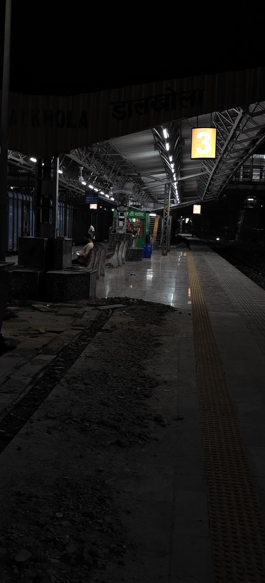 dalkhola45's tweet photo. Latest pictures from platform no 3
Hopefully, the Coach Display Board will be installed at Dalkhola Railway Station before Durga Puja. 
Image credit -  @furqan4hmad https://t.co/XqAZhFm7cd