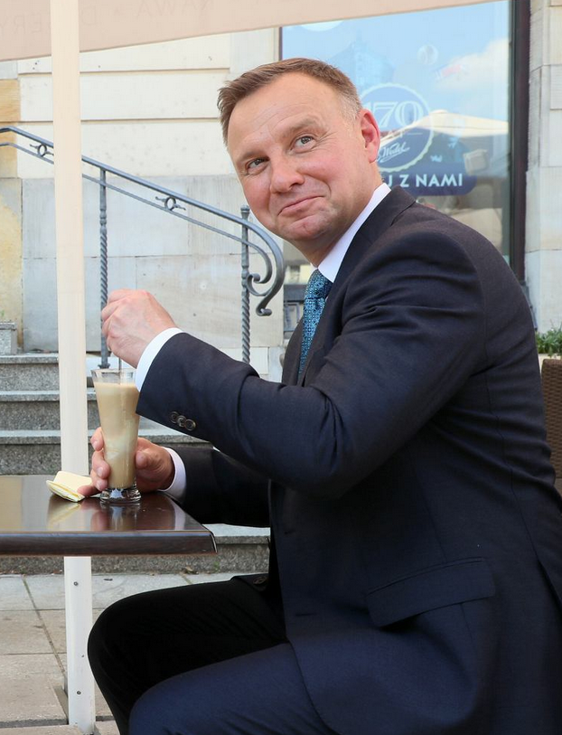 Bob57PL's tweet photo. 📛Zapłaciliście kiedyś mandat za przekroczenie prędkości o 10 km/h i policja była wobec Was bezwzględna⁉️
Kingunia de domo Duda rozpieprzyła barierę ochronną na drodze S7 i została... POUCZONA‼️🤦‍♂️
Hellooooł POLICJA, co się z wami dzieje⁉️🙄
@MKierwinski @PolskaPolicja https://t.co/hD9PsRQG3x