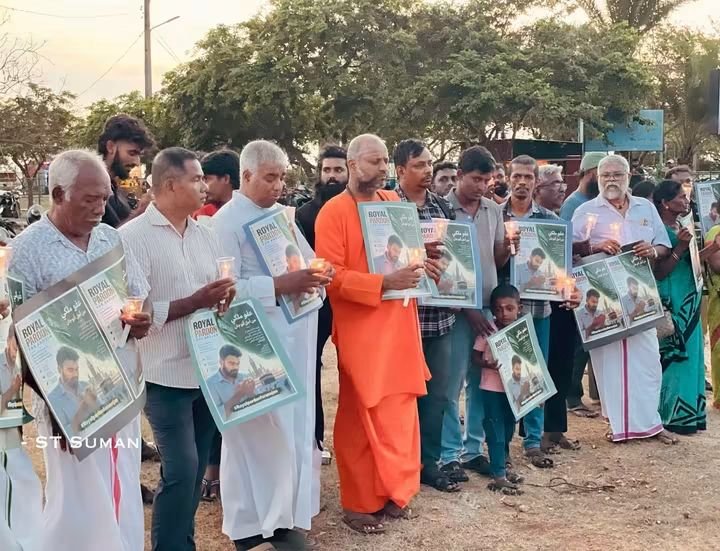 anpaa23's tweet photo. சவூதி அரேபியாவில் மரண தண்டனையை எதிர்கொண்டுள்ள அம்பாறை சிவராஜா அனோஜனுக்கு மன்னிப்பும் விடுதலையும் கோரி யாழ்ப்பாணத்தில் மெழுகுதிரி போராட்டம்!

​சவுதியில் மரண தண்டனை விதிக்கப்பட்டுள்ள அம்பாறையைச் சேர்ந்த சிவராஜா அனோஜனின் விடுதலையை வலியுறுத்தி யாழ்ப்பாணம் பண்ணைப் பகுதியில் மெழுகுதிரி ஏந்திய கவனயீர்ப்புப் போராட்டம் நடைபெற்றது.

​அனோஜனின் உயிரைக் காப்பாற்ற இலங்கை அரசு உடனடியாக ராஜதந்திர ரீதியிலான நடவடிக்கைகளை எடுக்க வேண்டும் என போராட்டத்தில் பங்கேற்றவர்கள் கோரிக்கை விடுத்தனர்.

​#ஈழத்தின்குரல்