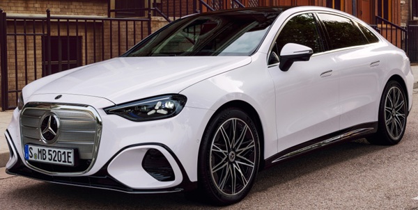 BLOKmedia's tweet photo. Mercedes-Benz pakt flink uit op de EV Experience in Zandvoort https://t.co/59dvAkROn9 https://t.co/gYRUejIIzb