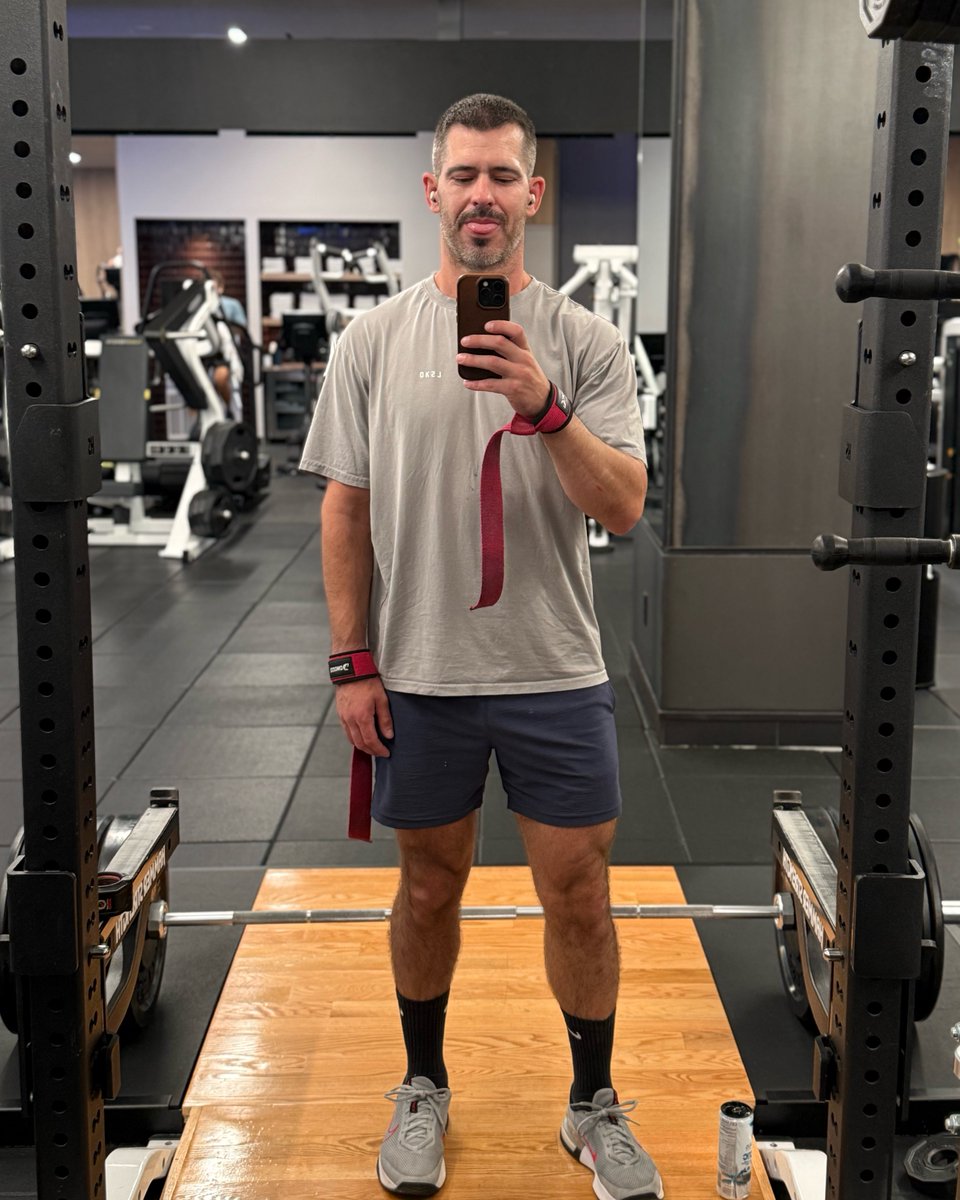 AB's tweet photo. First session somewhere new. Didn't take long to settle in. https://t.co/MenPOrGT6N