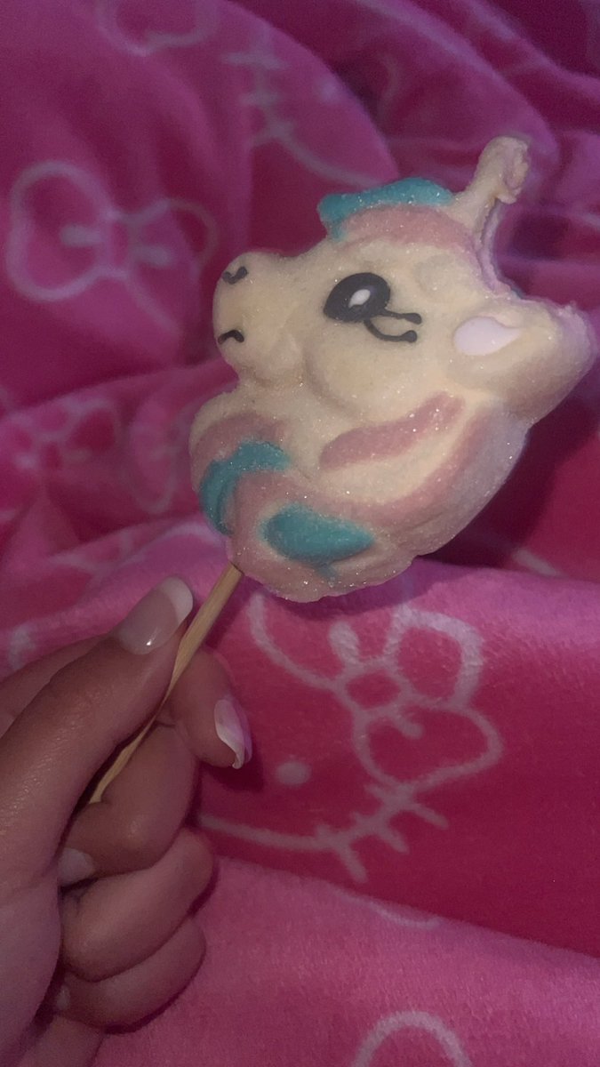 7HUNNA0's tweet photo. 🧁🍭🦄#fypシ゚viral #fypシ゚ https://t.co/sQJh6gpKYB