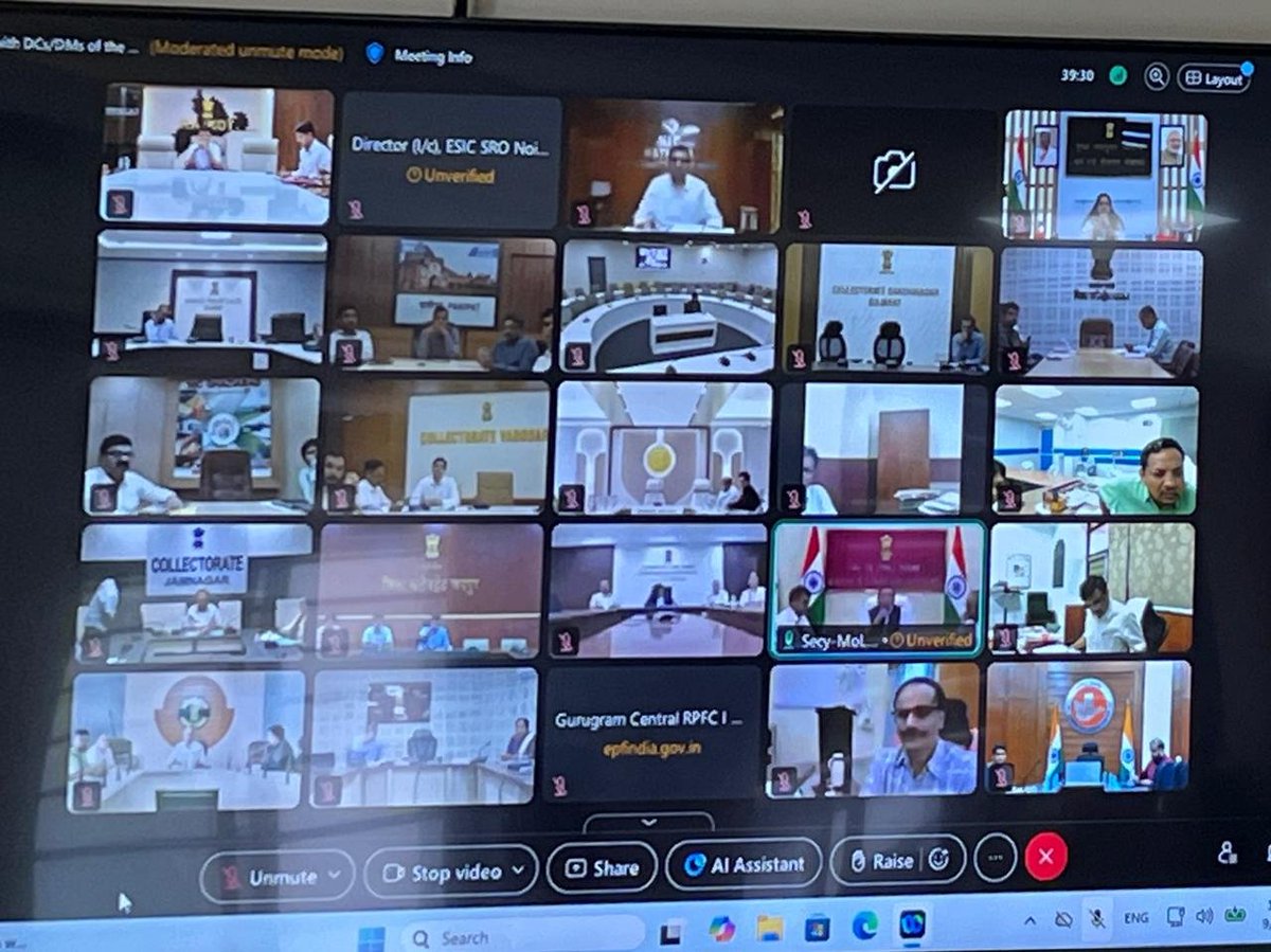 CollectorRjt's tweet photo. શ્રમ અને રોજગાર વિભાગની VCમાં ન્યૂ લેબર કોડ અંગે માહિતી મેળવી. નવા શ્રમ કાયદાઓના અસરકારક અમલીકરણ માટે ‘સેવા પખવાડિયા’ અંતર્ગત તા. ૨૮ સપ્ટેમ્બરથી ૧ ઓક્ટોબર દરમિયાન વર્કશોપ યોજવા અંગે ચર્ચા કરી.
#NewLabourCode #LabourAndEmployment #RajkotDistrict https://t.co/B2uyVt7qnw