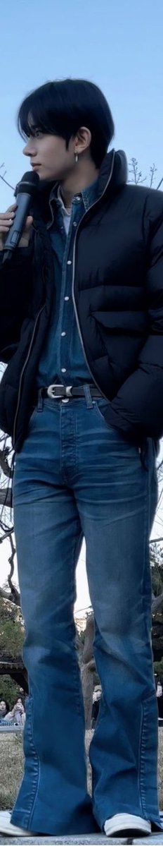 enhypen_shows's tweet photo. heeseung is very tall and handsome https://t.co/EthA1Unx48