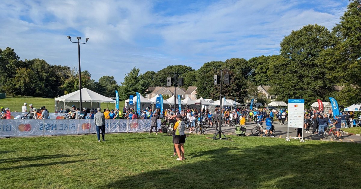 CommureOS's tweet photo. Commure showed up at BIKE HSS this weekend as a sponsor, with a number of our team members riding too. The event funds musculoskeletal research at @HSpecialSurgery. Proud to support the work HSS is doing to help people move better. https://t.co/hVxPjVTMSP