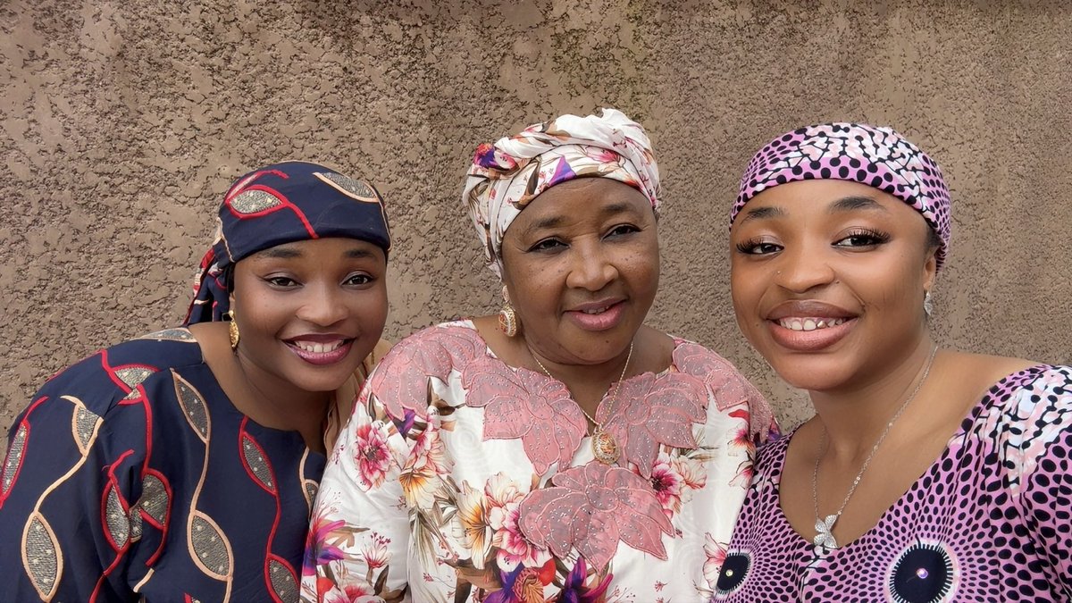 DalhatuFatimah's tweet photo. Beauty clearly runs in the family❤️❤️ https://t.co/3c4BzV07ln