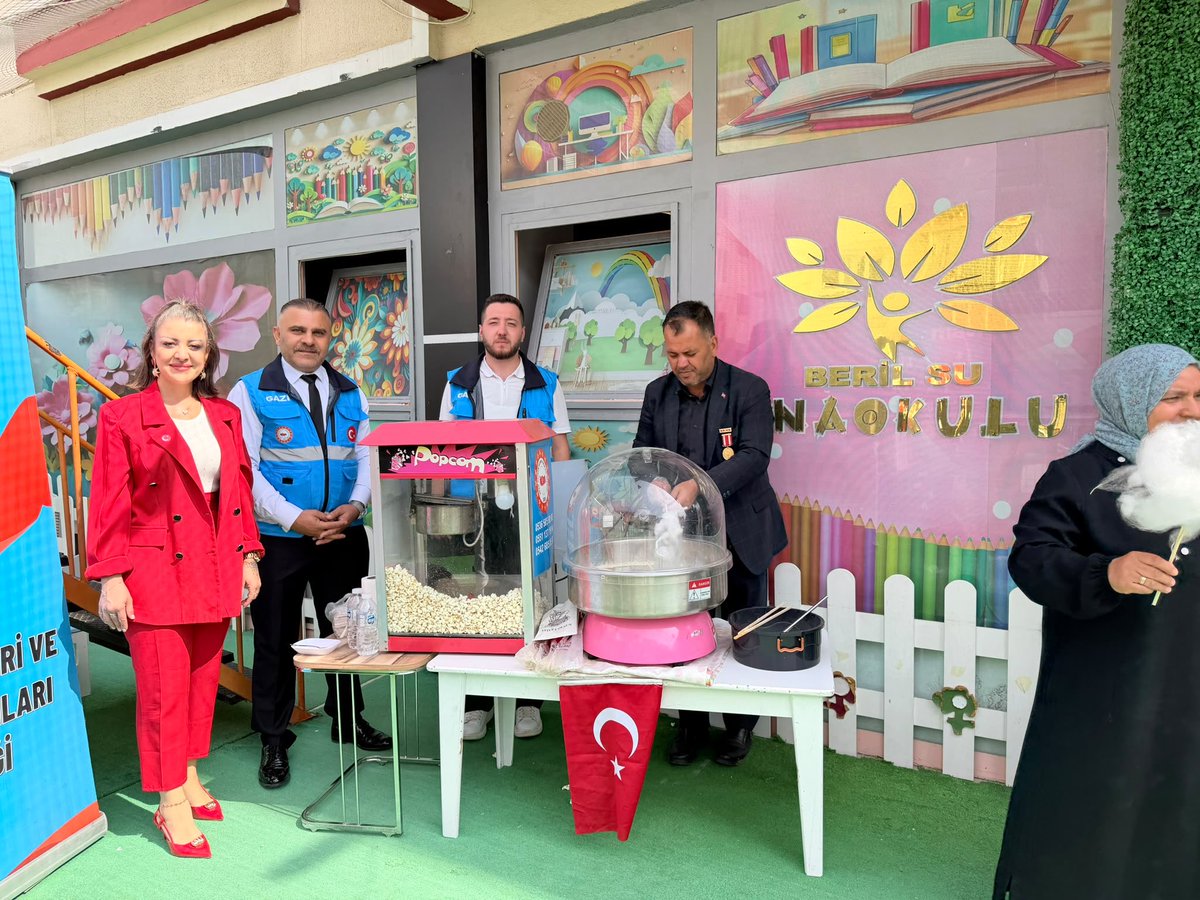 VatanGaziSehitD's tweet photo. Bugün Dernek Başkanımız Yaşar GÜCENMEZ ,Y.K üyemiz Emine AYDINBELGE ve Gazilerimiz ile Özel Beril Su Anaokulunda minik öğrencilerimiz ile buluştular++ https://t.co/9Mg8Jfase8