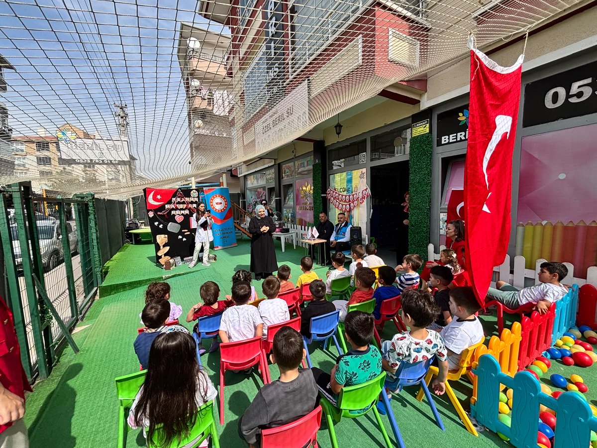 VatanGaziSehitD's tweet photo. Bugün Dernek Başkanımız Yaşar GÜCENMEZ ,Y.K üyemiz Emine AYDINBELGE ve Gazilerimiz ile Özel Beril Su Anaokulunda minik öğrencilerimiz ile buluştular++ https://t.co/9Mg8Jfase8