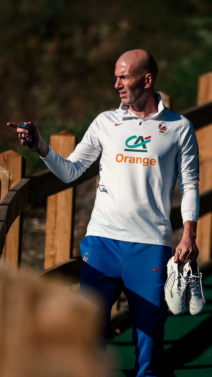 ofootball__'s tweet photo. Zinedine Zidane takes charge as France's head coach. https://t.co/0OJQV6Akhv