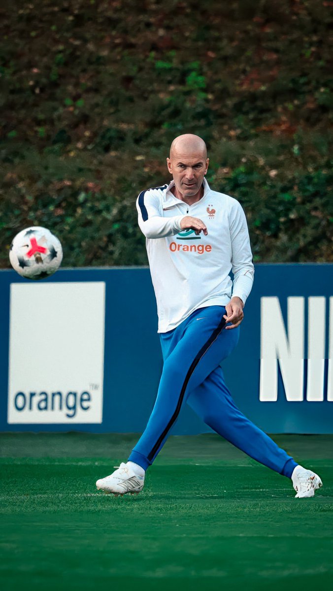 ofootball__'s tweet photo. Zinedine Zidane takes charge as France's head coach. https://t.co/0OJQV6Akhv